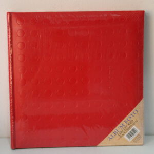 Álbum de cartulina rojo