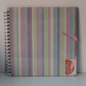 Álbum de cartulina con rayas color pastel